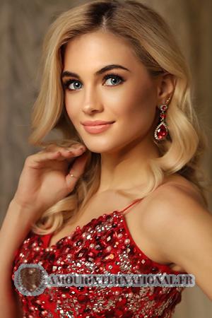 198406 - Katie Âge: 37 - Ukraine