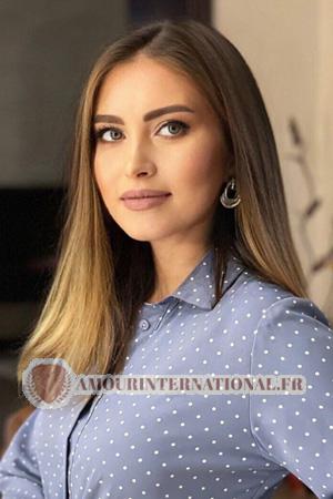 205524 - Ekaterina Âge: 30 - Russie