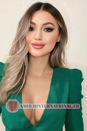 211433 - Maria-Madalina Âge: 29 - Roumanie