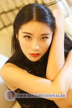 211490 - LiLy Âge: 26 - Chine