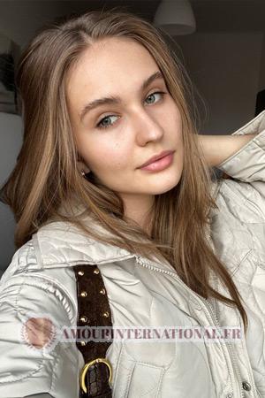 212628 - Anastasiia Âge: 19 - Ukraine