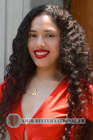 Ladies of P&eacute;rou