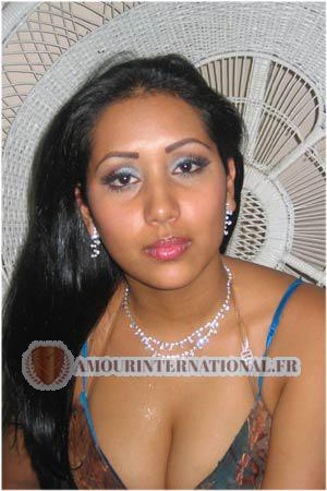 76997 - Shirley &Acirc;ge: 25 - Colombie